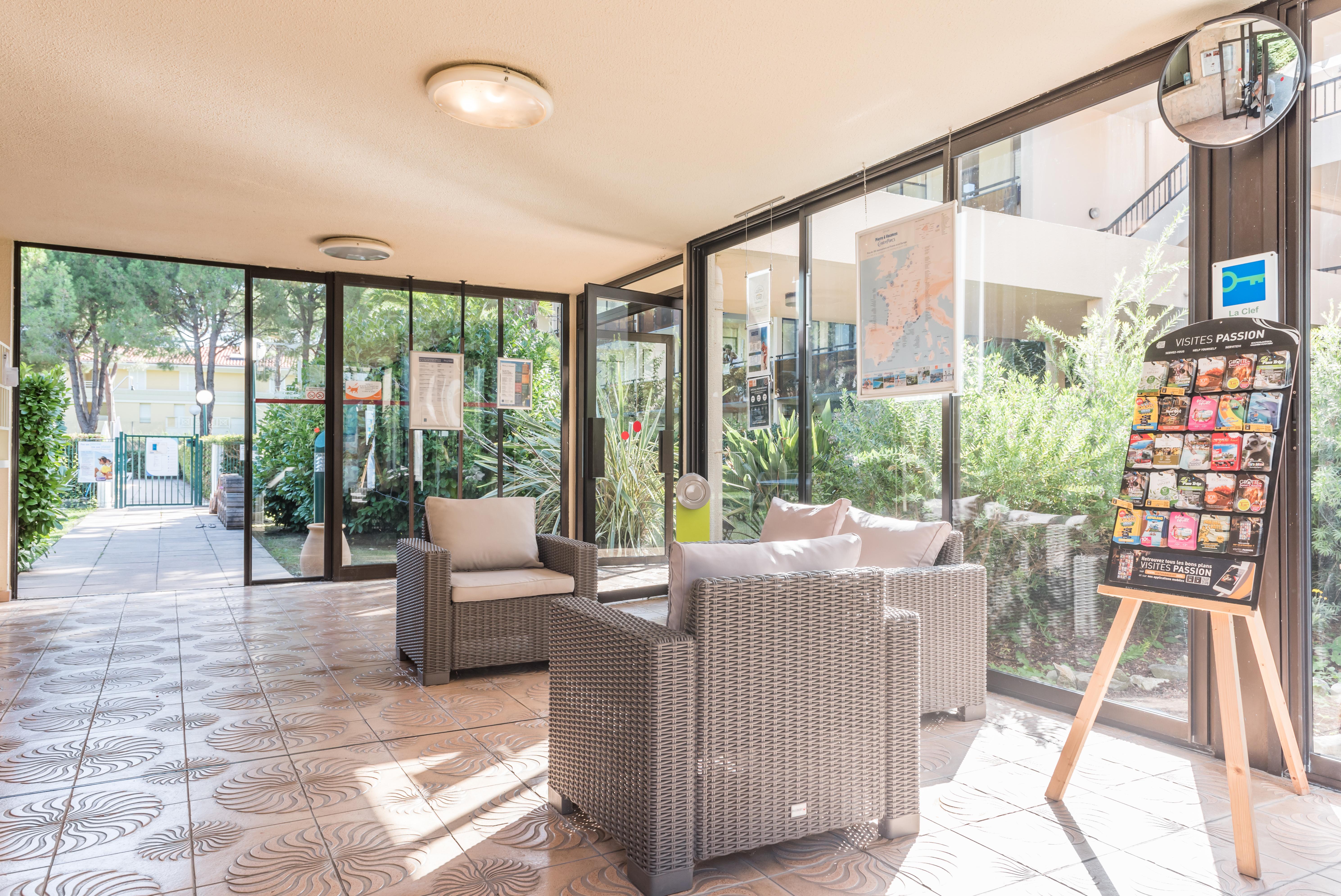 Residence Pierre & Vacances Les Jardins Ombrages Mandelieu La Napoule Luaran gambar